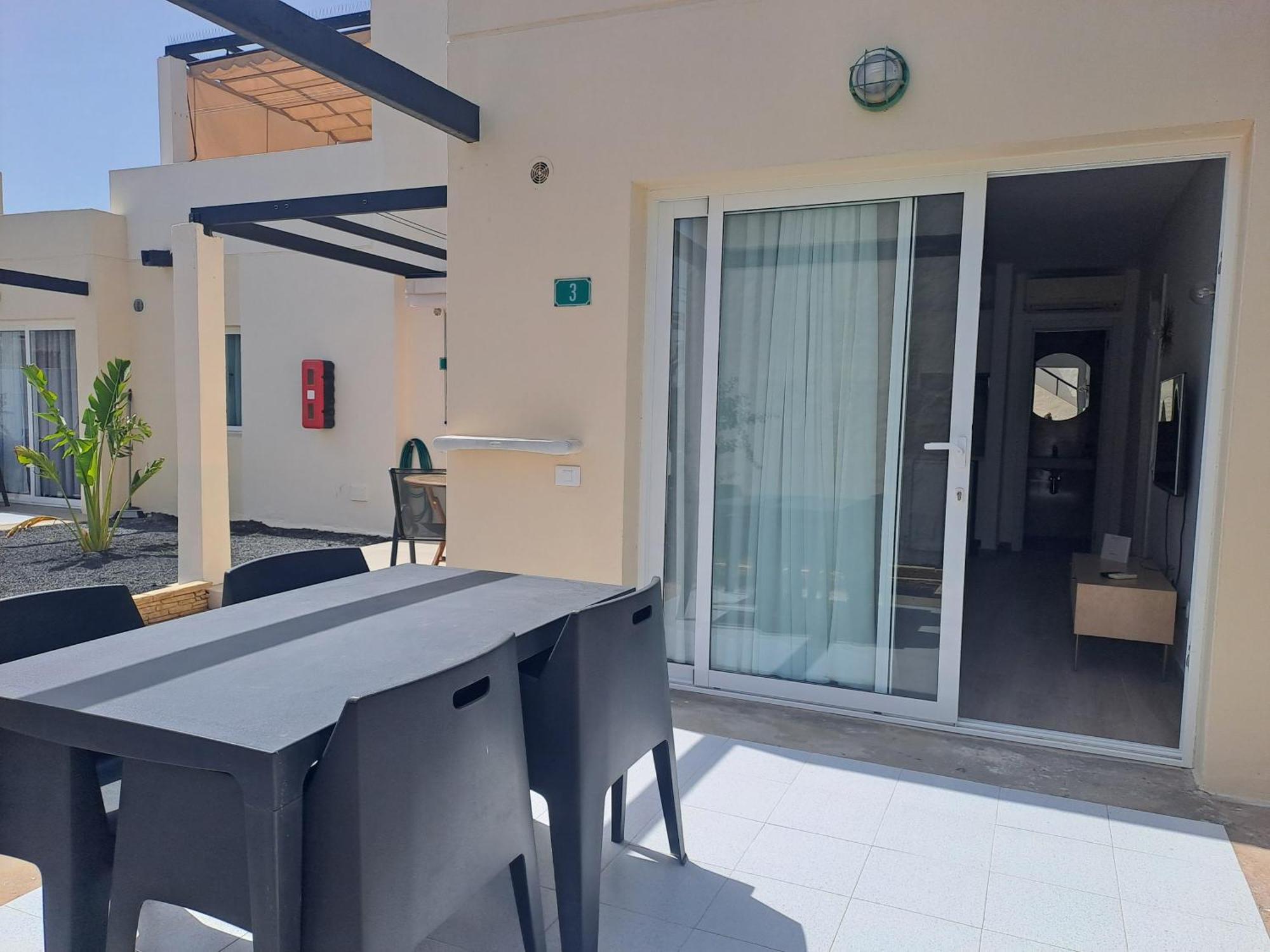 Homeforguest Apartamento 15 Con Terraza Y Piscina En Corralejo Exterior photo